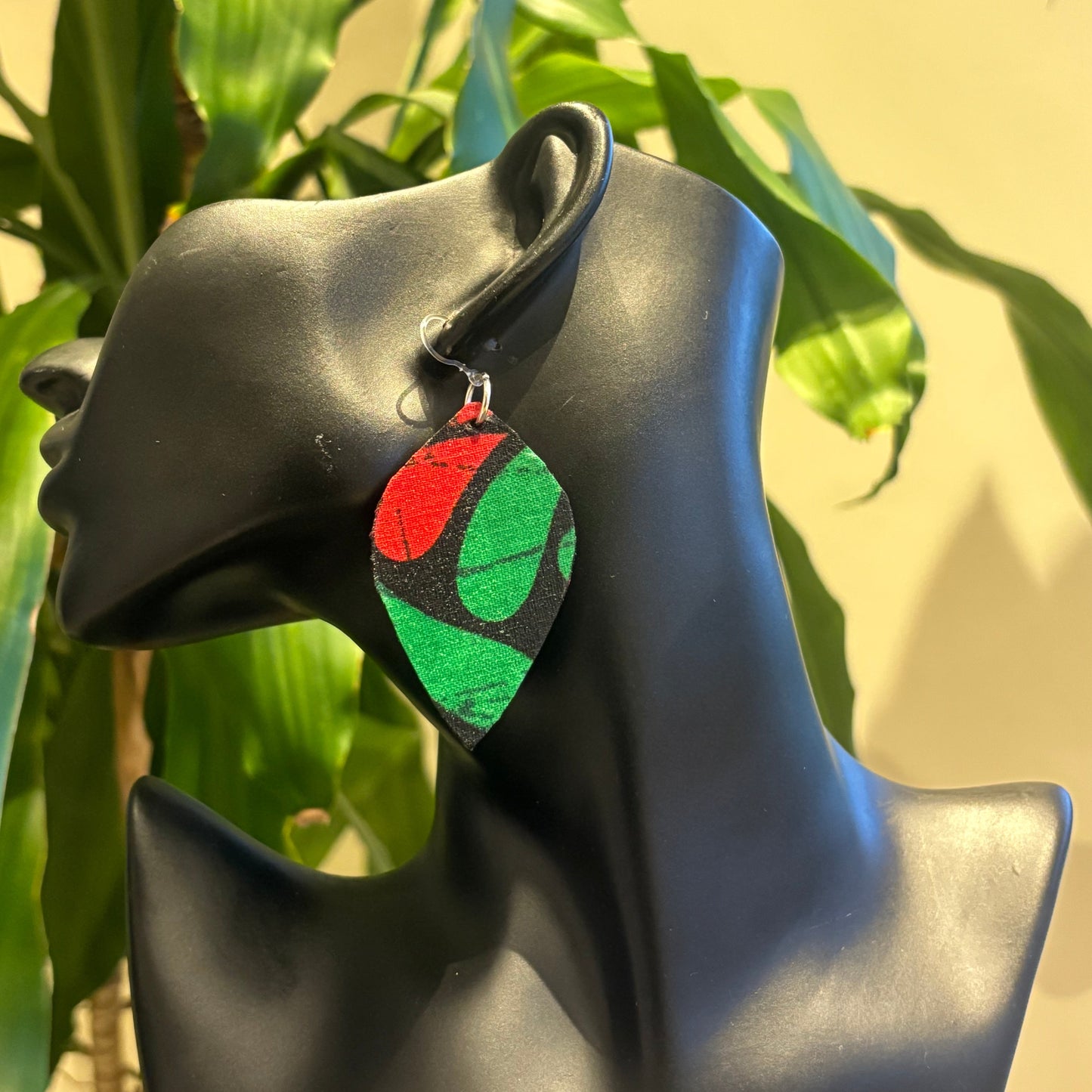 Issa - Lantern Shape Earrings