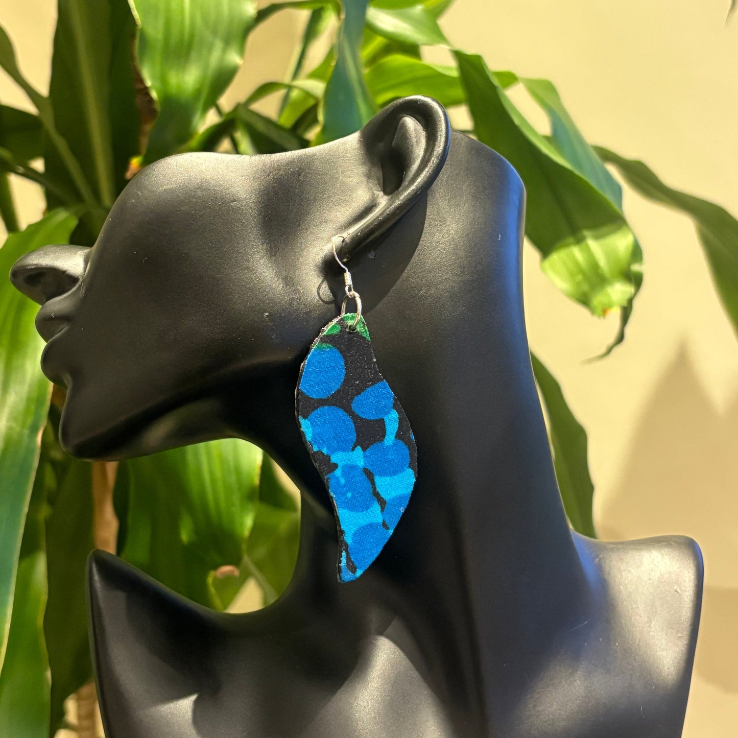 Dayo - Leaf Shape Earrings