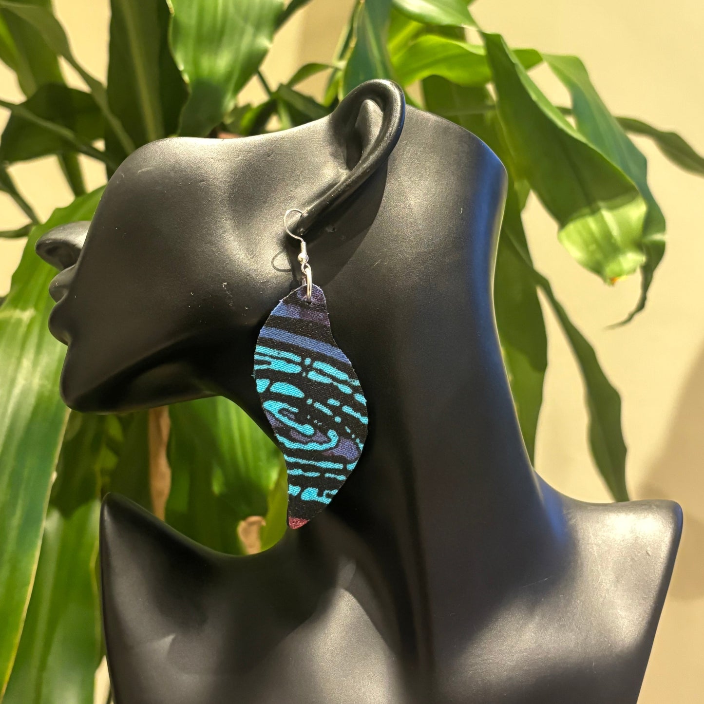 Ige - Leaf Shape Earrings