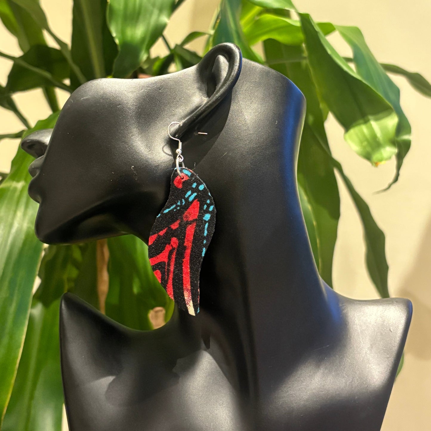 Ige - Leaf Shape Earrings