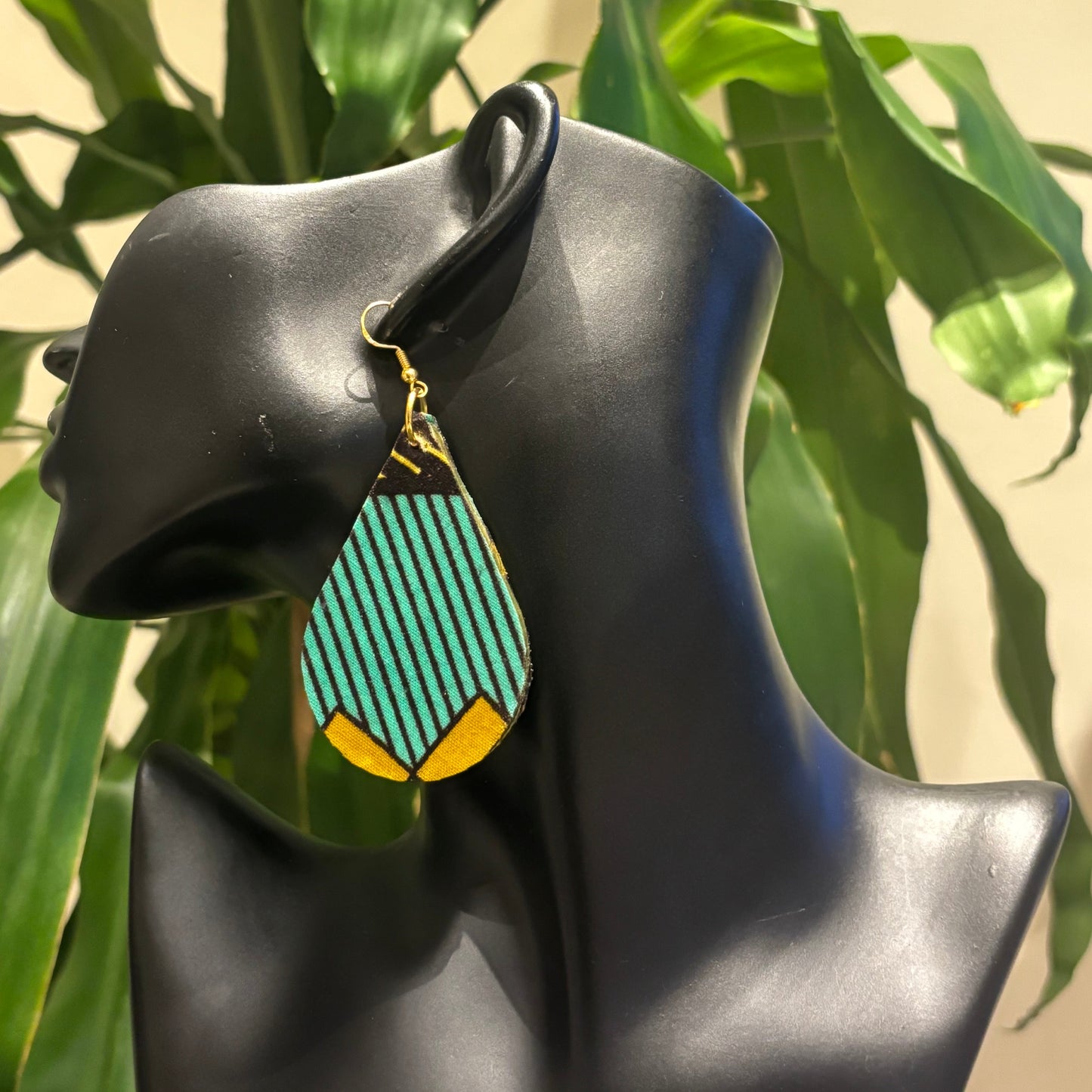 Aghoho -Teardrop Earring