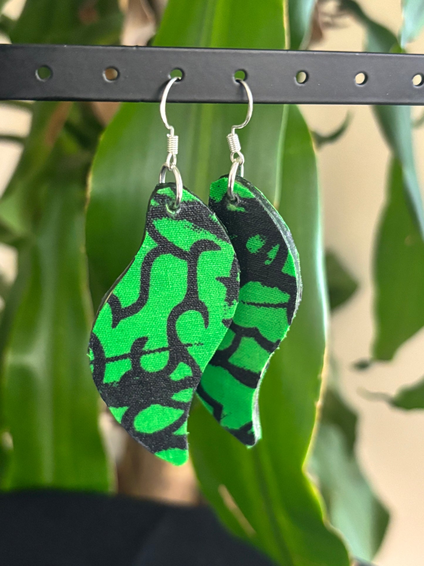 Bakari - Leaf Shape Earrings