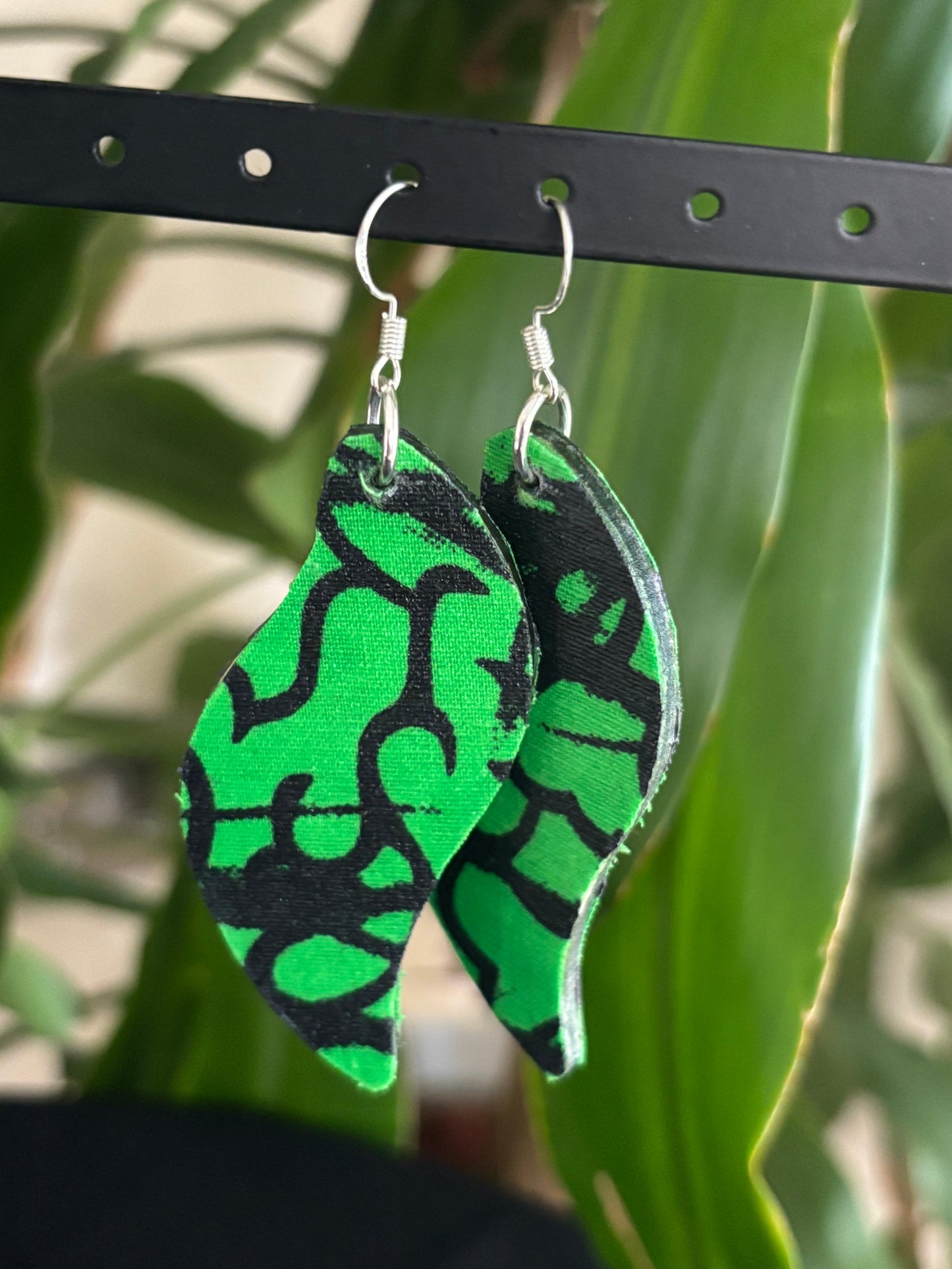 Bakari - Leaf Shape Earrings