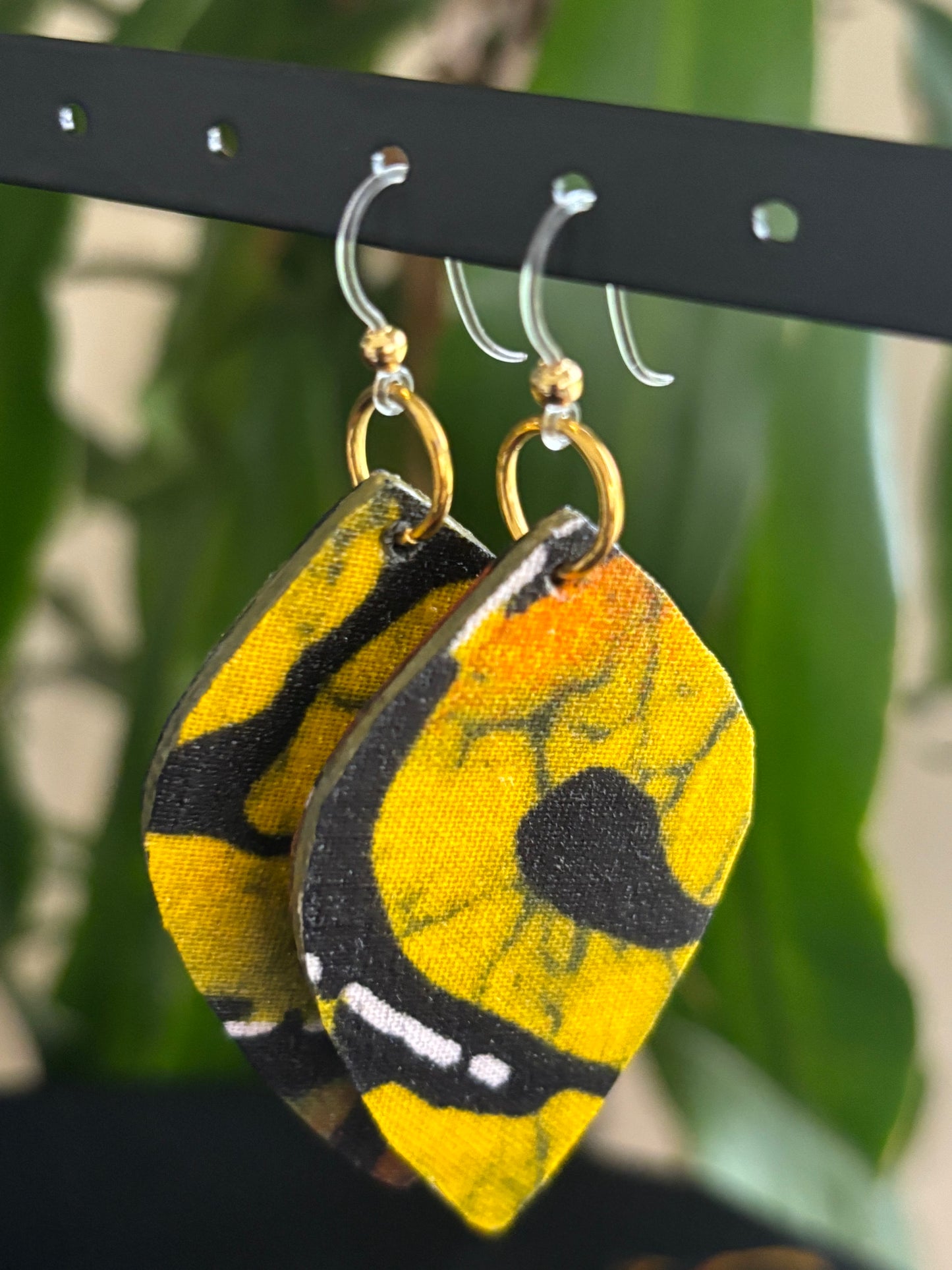 Dakarai - Lantern Shape Earrings