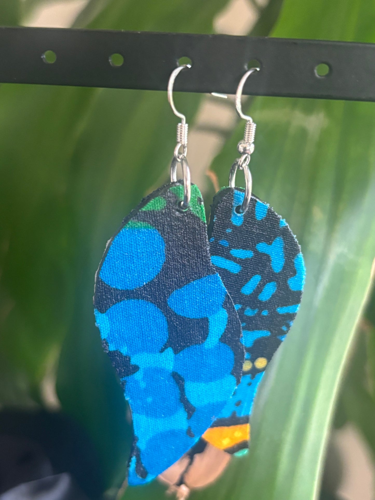 Dayo - Leaf Shape Earrings