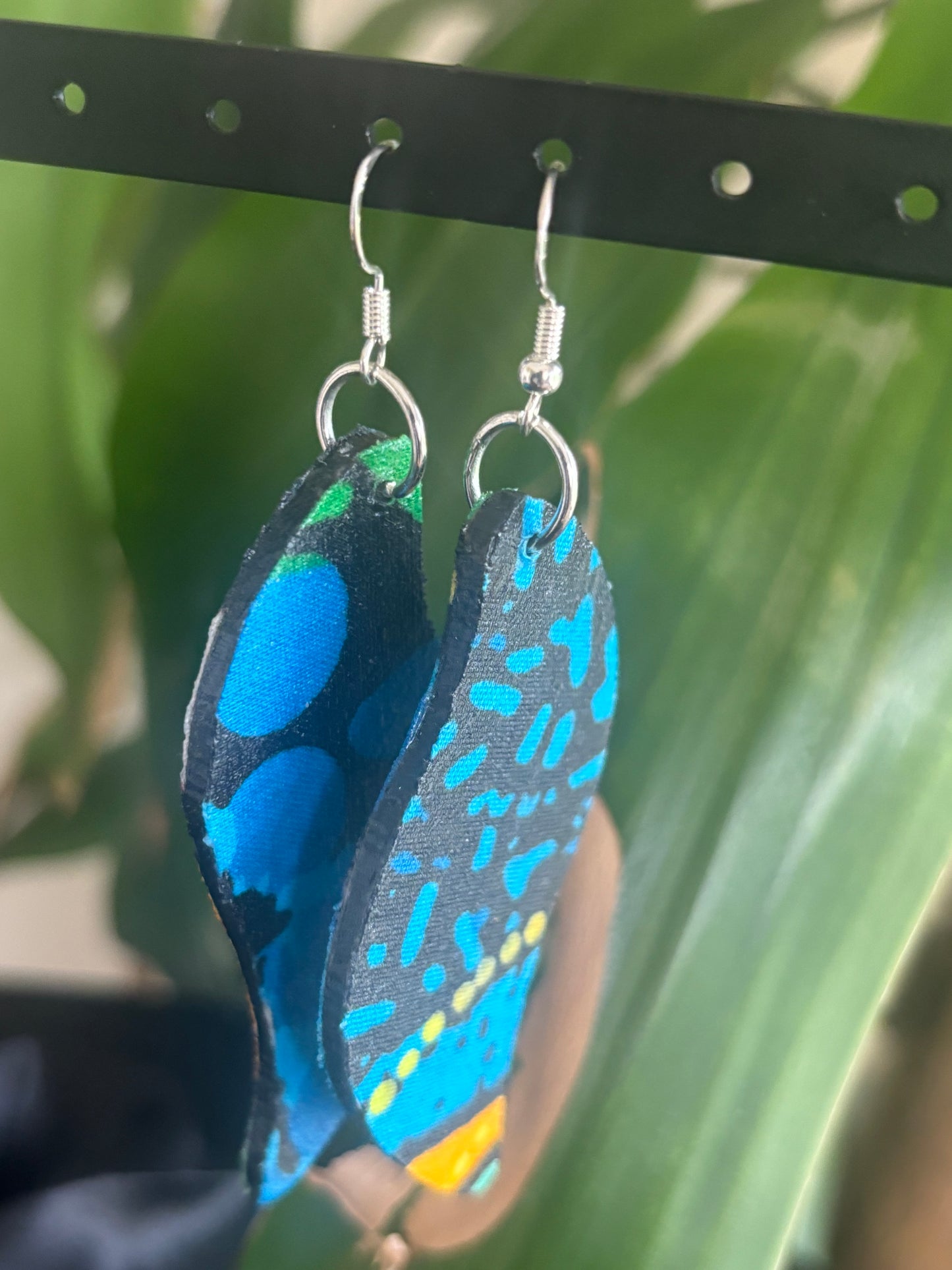 Dayo - Leaf Shape Earrings