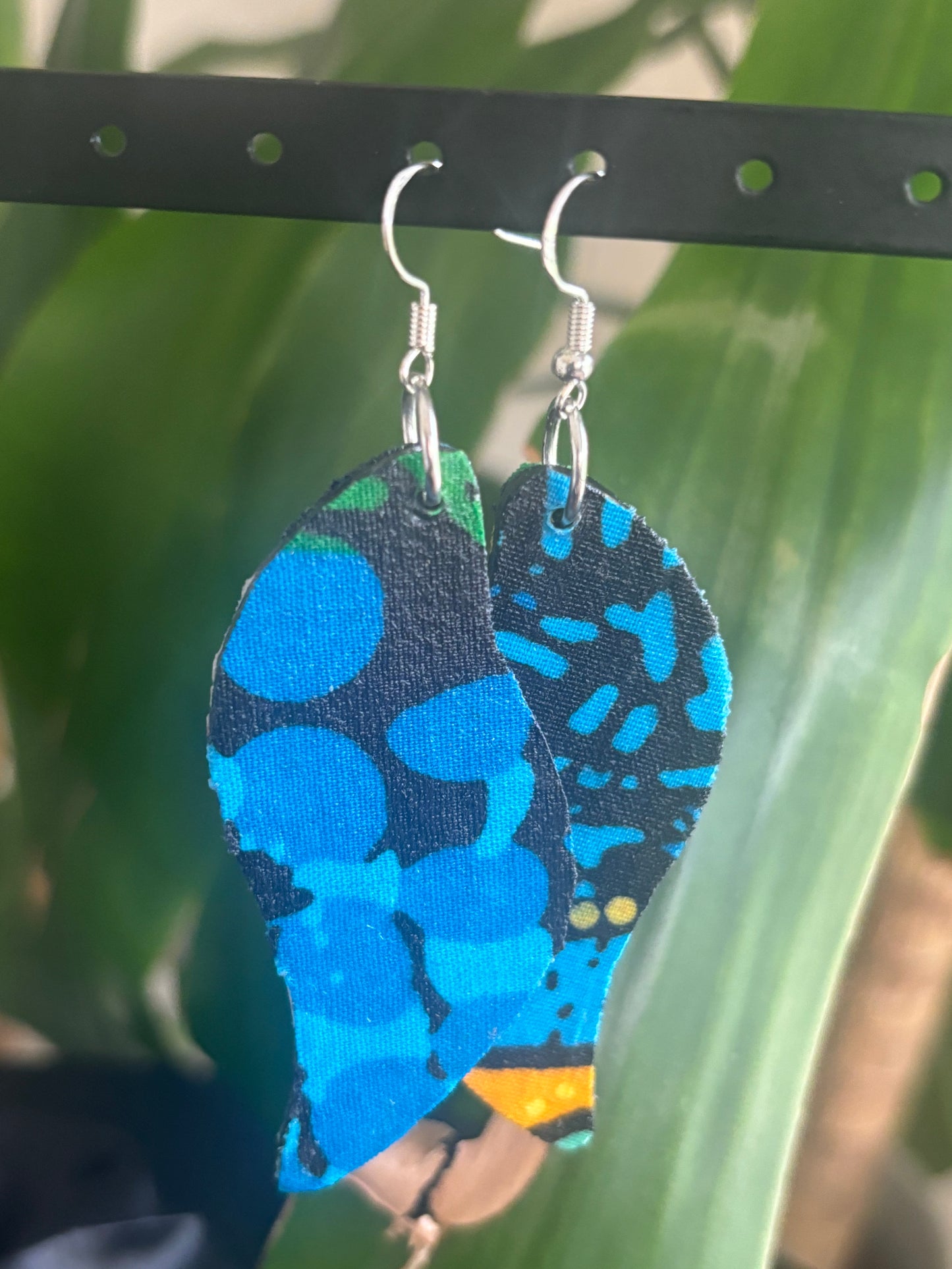 Dayo - Leaf Shape Earrings