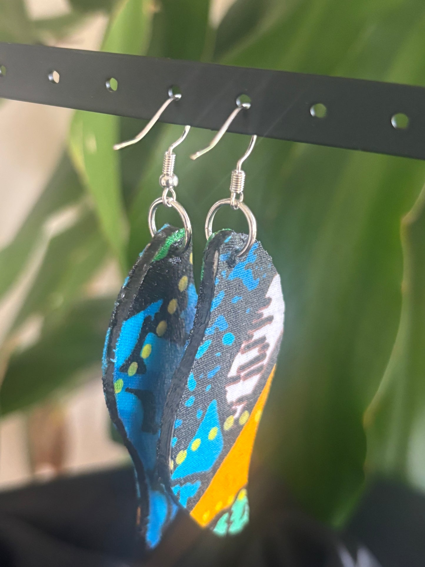 Dayo - Leaf Shape Earrings