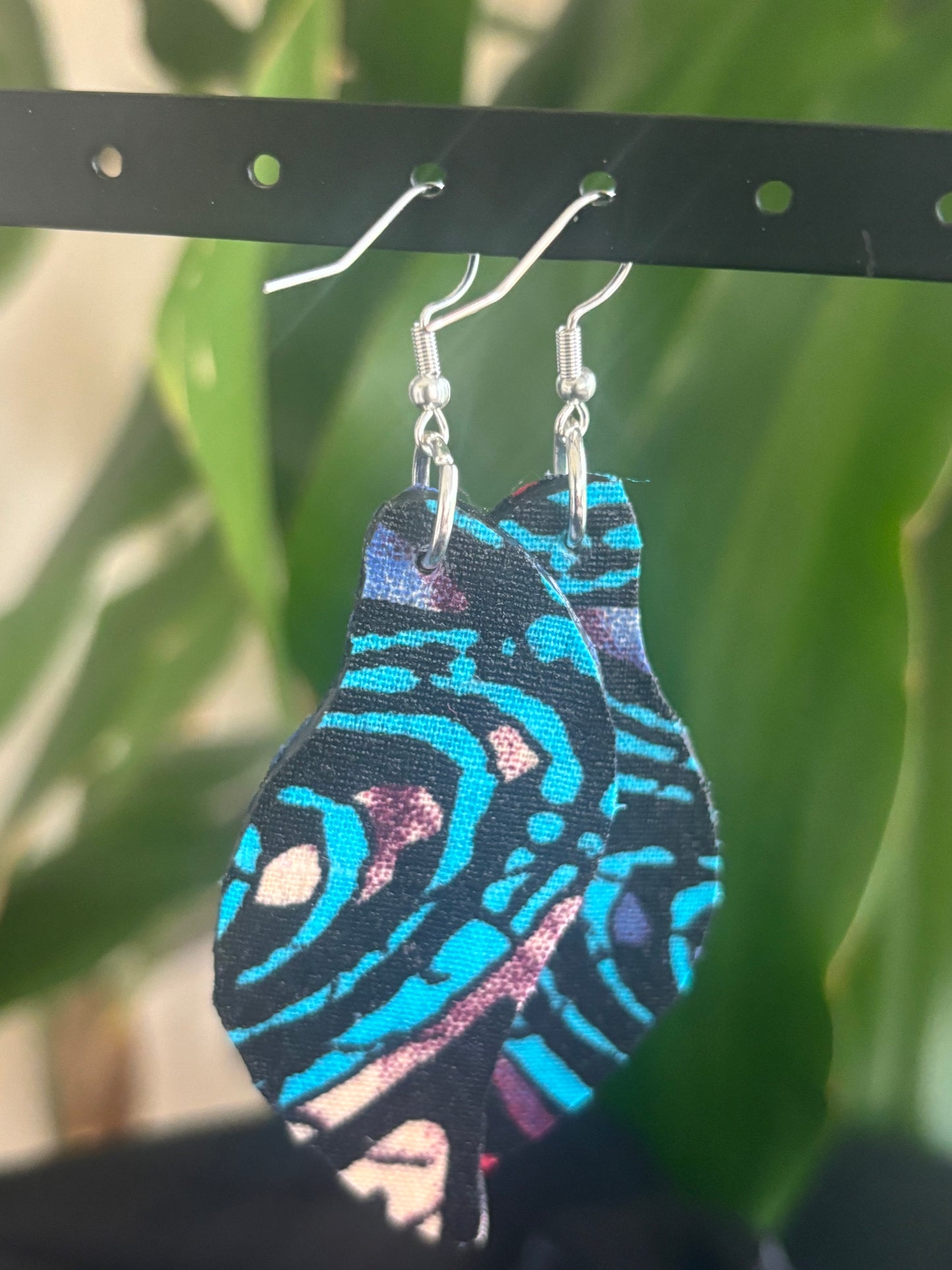 Ige - Leaf Shape Earrings