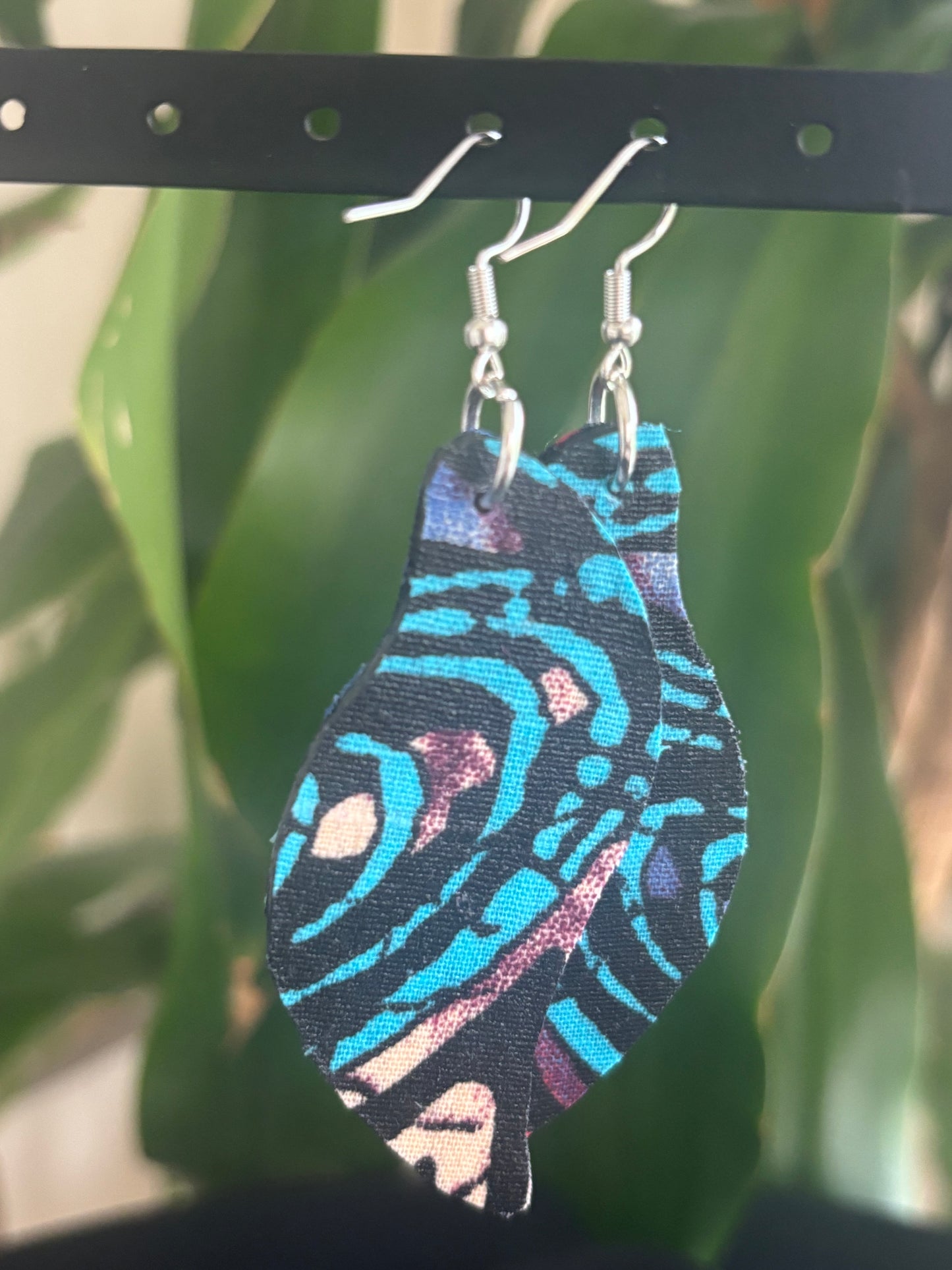 Ige - Leaf Shape Earrings