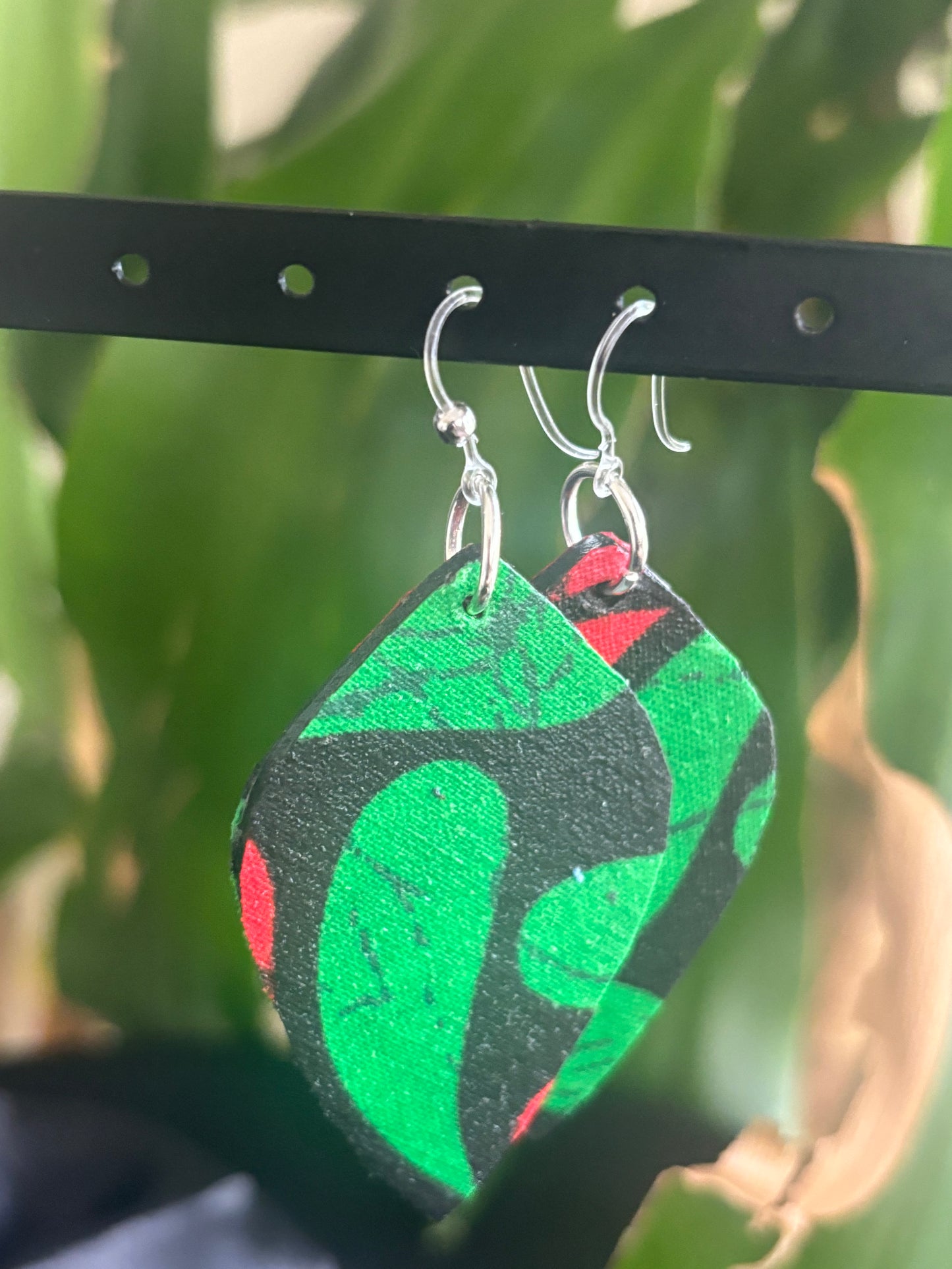 Issa - Lantern Shape Earrings