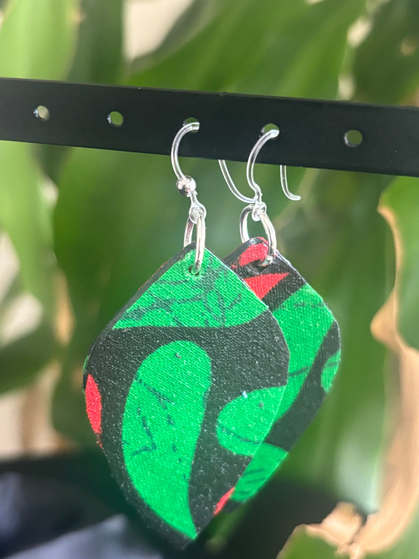 Issa - Lantern Shape Earrings