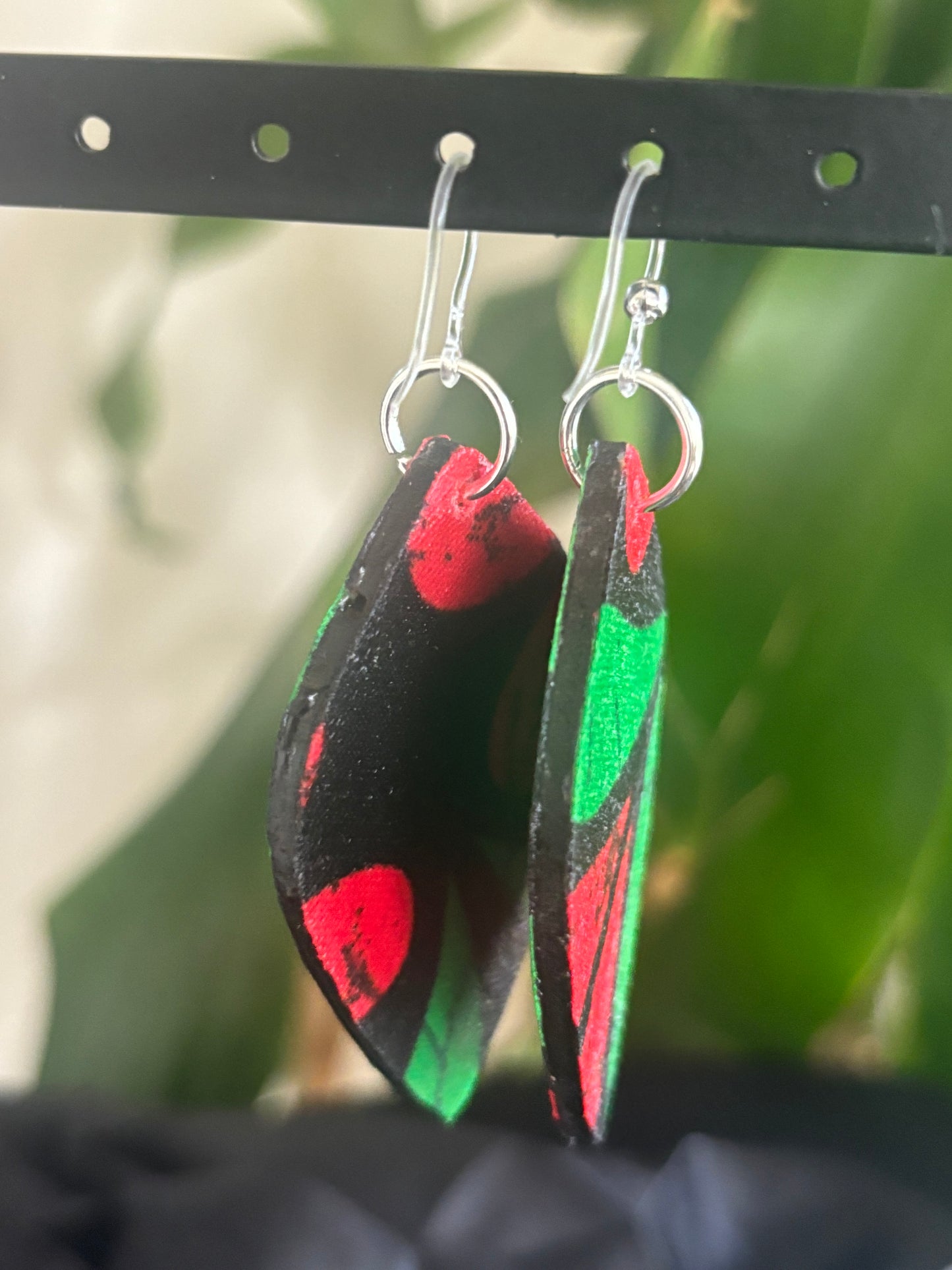 Issa - Lantern Shape Earrings